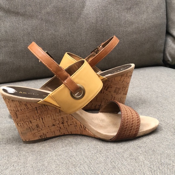 Anne Klein wedges size 8 - Picture 2 of 6